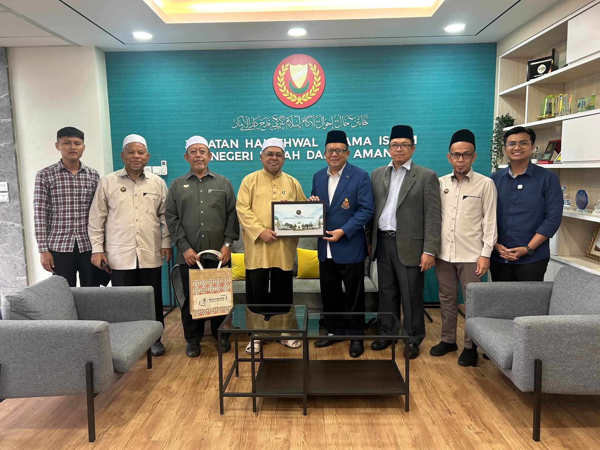 KUNJUNG HORMAT & UNDANGAN PENGARAH JHEAIK